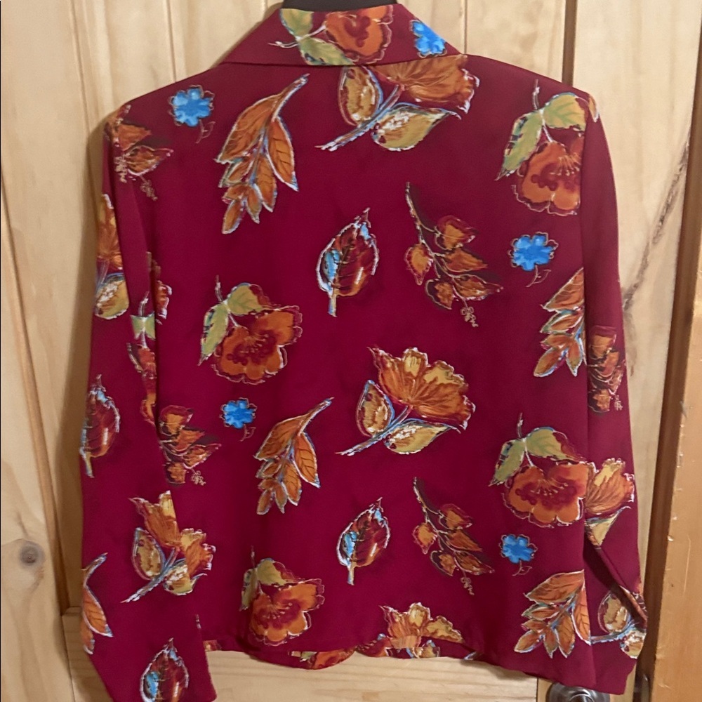 Christie & Jill Burgundy Floral Button-Front Women’s Top - Picture 3 of 5